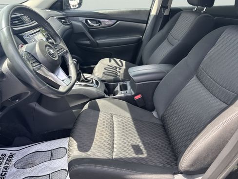 Used 2017 Nissan Rogue SV AWD/4WD image 12