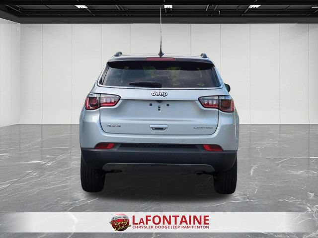 Used 2024 Jeep Compass Limited AWD/4WD image 4