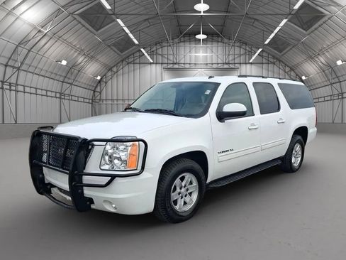 Used 2010 GMC Yukon XL SLE w/ SLE-2 Equipment Package RWD image 2