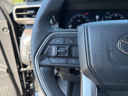 Used 2024 Toyota Tacoma TRD Off-Road AWD/4WD image 16
