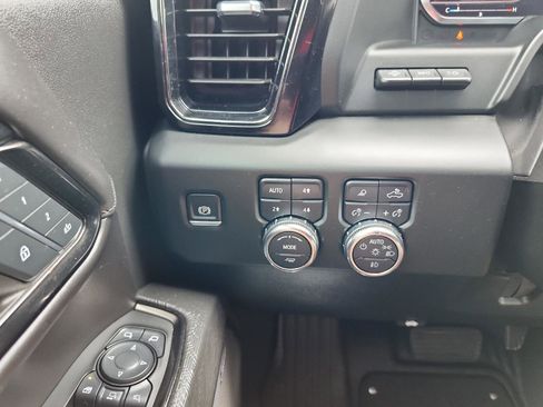 Used 2024 GMC Sierra 2500 AT4X image 28