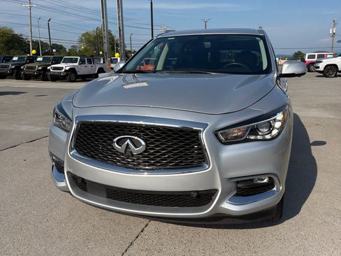 Used 2018 INFINITI QX60 Luxe w/ Deluxe Technology Package AWD/4WD image 3