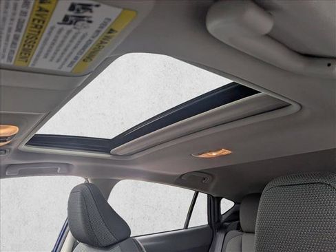 Used 2024 Subaru Crosstrek 2.0i Premium image 12