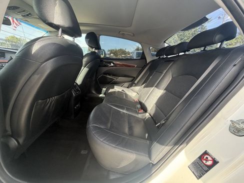 Used 2017 Kia Cadenza Premium w/ Luxury Package FWD image 19