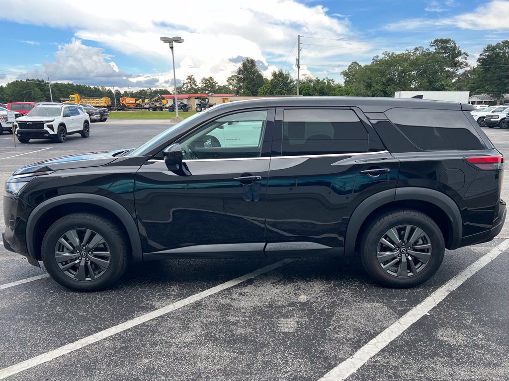 Used 2023 Nissan Pathfinder S FWD image 27