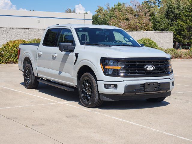 Used 2026 Ford F150 XLT w/ Equipment Group 302A MID RWD image 3