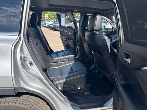 Used 2017 Toyota Highlander Limited Platinum w/ Carpet Mat Package AWD/4WD image 15