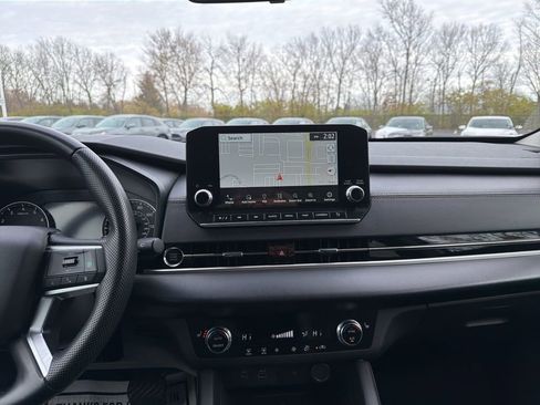 Used 2024 Mitsubishi Outlander SE image 14