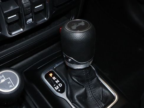 Used 2021 Jeep Wrangler Unlimited Sport AWD/4WD image 31