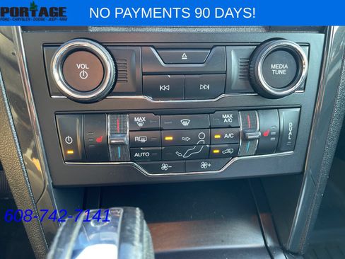 Used 2017 Ford Explorer XLT w/ Equipment Group 202A AWD/4WD image 19