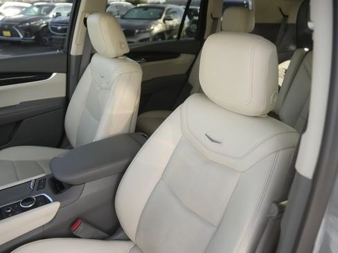 Used 2022 Cadillac XT6 Premium Luxury w/ Technology Package image 10