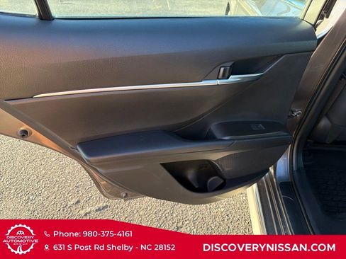 Used 2022 Toyota Camry SE image 29