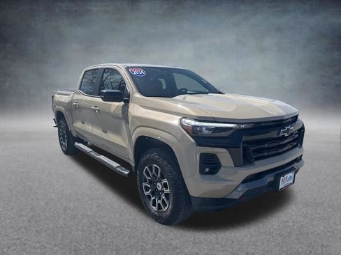 Used 2024 Chevrolet Colorado Z71 w/ Z71 Convenience Package 2 AWD/4WD image 8