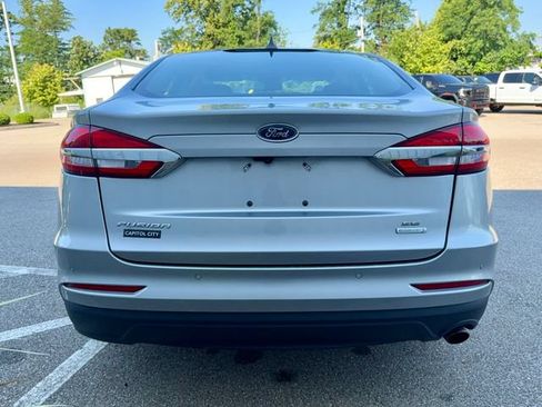 Used 2020 Ford Fusion SE FWD image 5