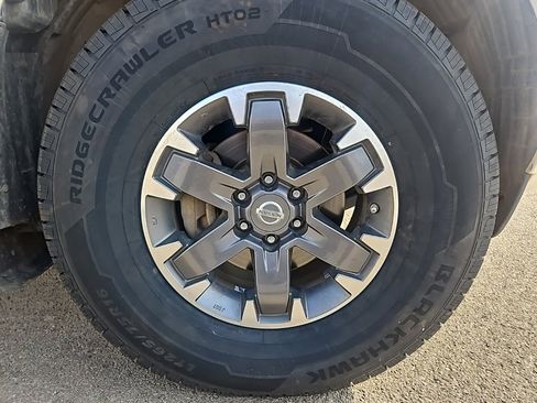 Used 2019 Nissan Frontier PRO-4X image 19