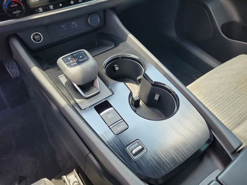 Certified 2023 Nissan Rogue SV FWD image 23