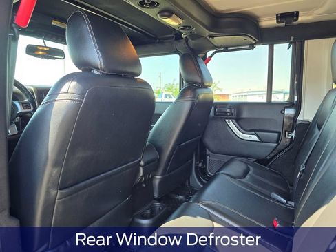 Used 2017 Jeep Wrangler Unlimited Rubicon AWD/4WD image 13
