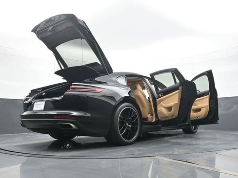 Certified 2020 Porsche Panamera image 27