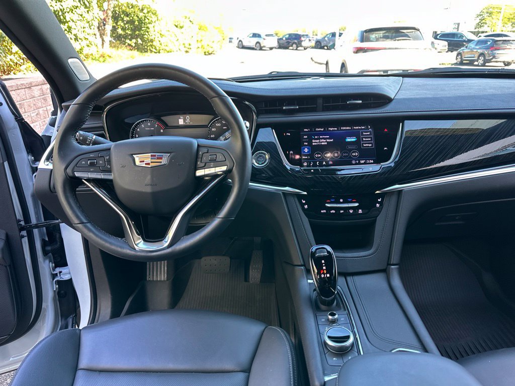 Used 2025 Cadillac XT6 Premium Luxury w/ LPO, Floor Liner Package AWD/4WD image 53