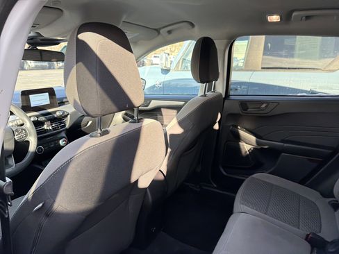 Used 2022 Ford Escape SE image 16