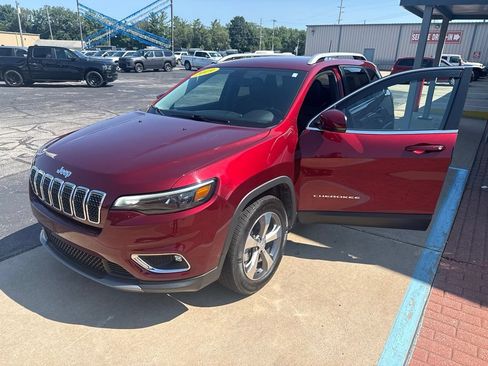 Used 2019 Jeep Cherokee Limited AWD/4WD image 30