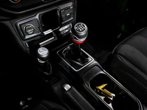 Used 2020 Jeep Wrangler Unlimited Sport AWD/4WD image 22