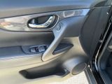 Used 2017 Nissan Rogue S image 2