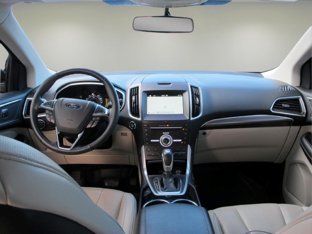 Used 2018 Ford Edge Titanium w/ Equipment Group 301A FWD image 22