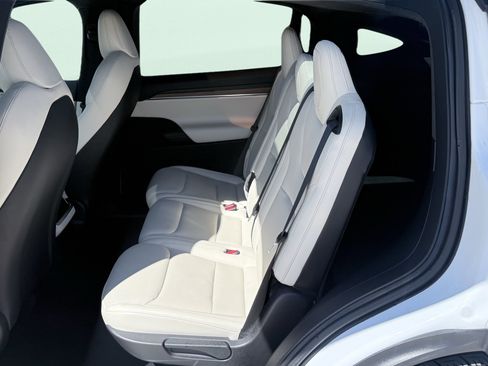 Used 2022 Tesla Model X AWD/4WD image 3