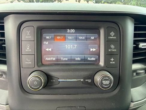 Used 2019 RAM 3500 Tradesman w/ Chrome Appearance Group RWD image 22