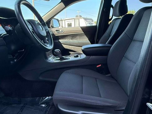 Used 2018 Jeep Grand Cherokee Laredo AWD/4WD image 21