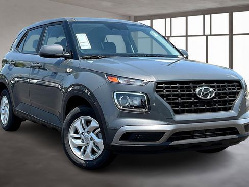 New 2025 Hyundai Venue SE image 1
