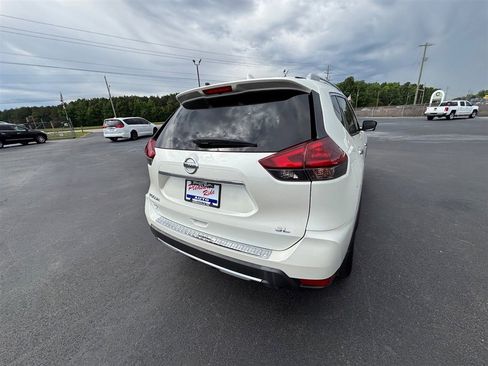 Used 2018 Nissan Rogue SL w/ Premium Package FWD image 5