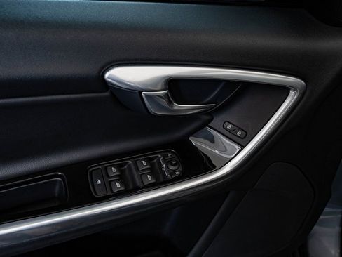 Used 2018 Volvo S60 T5 Cross Country Platinum image 24