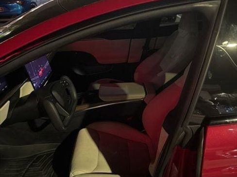 Used 2022 Tesla Model S image 5