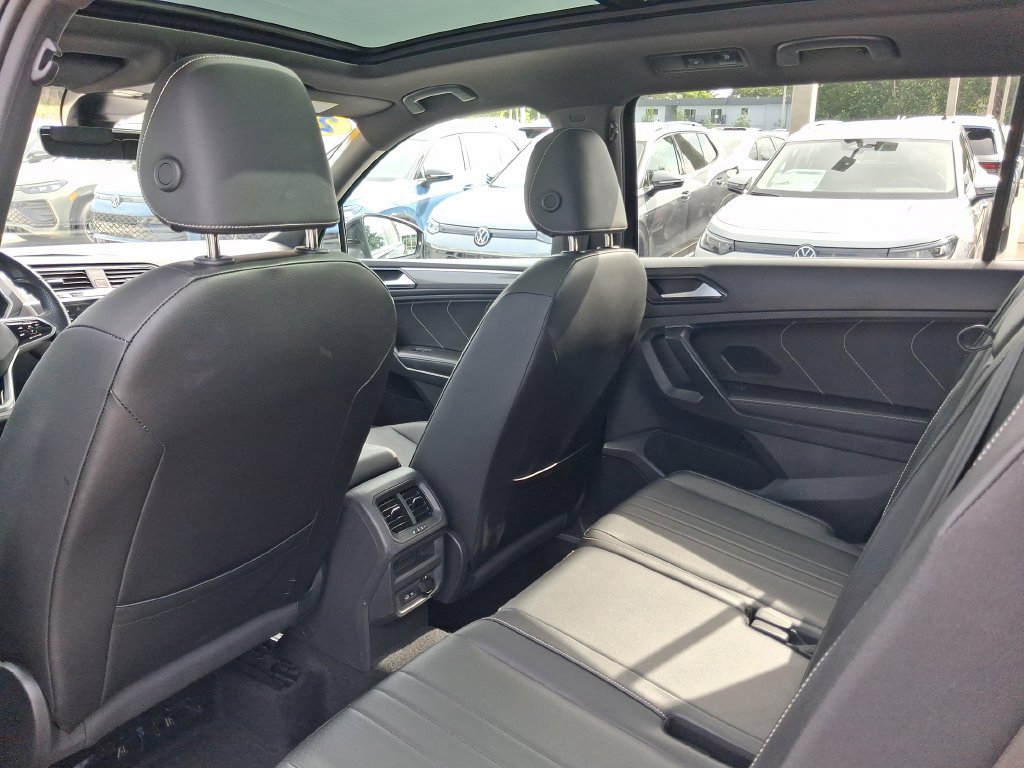 Used 2023 Volkswagen Tiguan SE R-Line FWD image 12