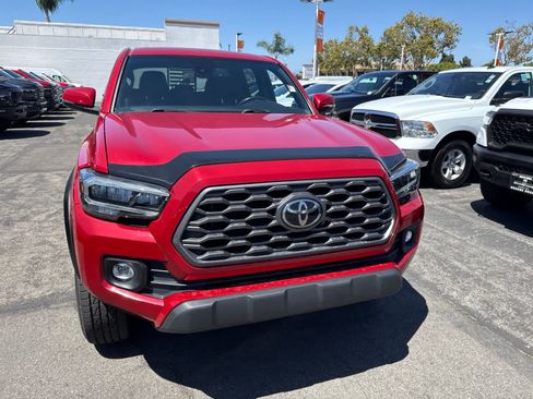 Used 2022 Toyota Tacoma TRD Off-Road w/ TRD Premium Off Road Package AWD/4WD image 4