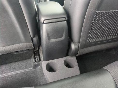Used 2022 Hyundai Venue Limited FWD image 19