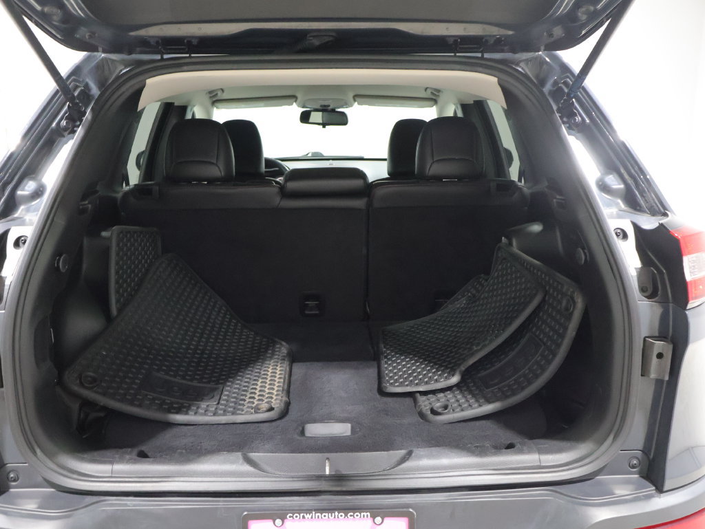 Used 2016 Jeep Cherokee Trailhawk w/ Cold Weather Group AWD/4WD image 4
