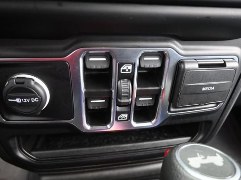 Used 2022 Jeep Wrangler Unlimited Sport AWD/4WD image 30
