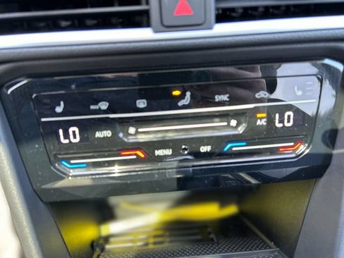 New 2026 Volkswagen Taos SE FWD image 19