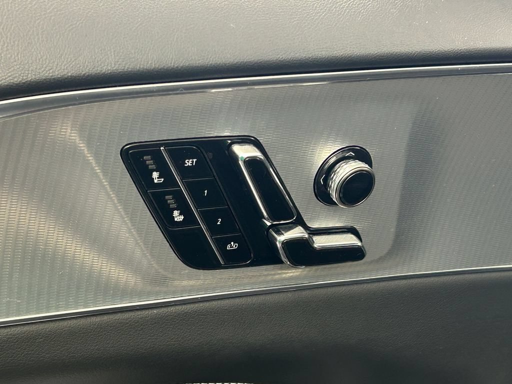 Used 2024 Cadillac Lyriq Tech RWD image 53