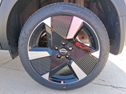 New 2026 Nissan Kicks SR FWD image 31