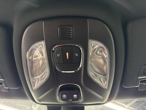 New 2025 Jeep Compass Limited w/ Sun & Sound Group image 29