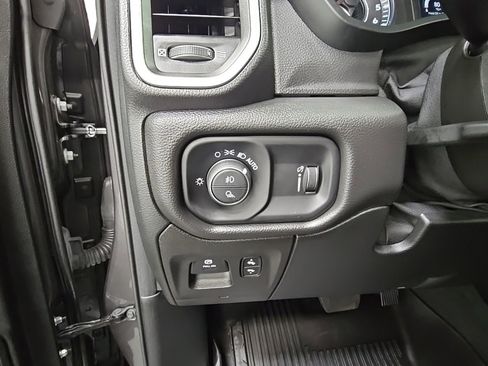 Used 2021 RAM 1500 Big Horn image 25