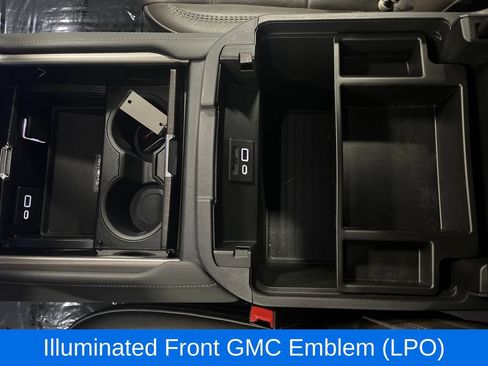 Used 2021 GMC Yukon Denali w/ LPO, Illumination Package AWD/4WD image 32