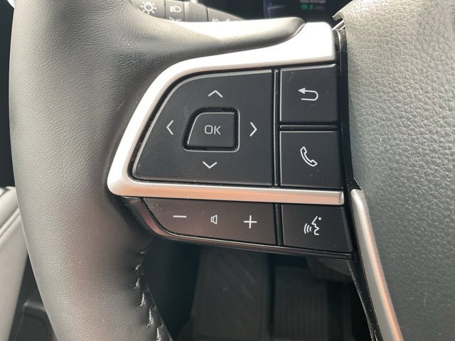 Used 2024 Toyota Highlander Limited AWD/4WD image 28
