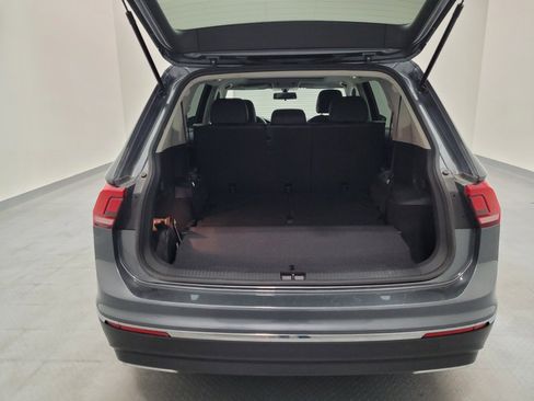 Used 2020 Volkswagen Tiguan SE w/ Panoramic Sunroof Package FWD image 29