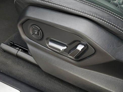 Used 2021 Lamborghini Urus image 23