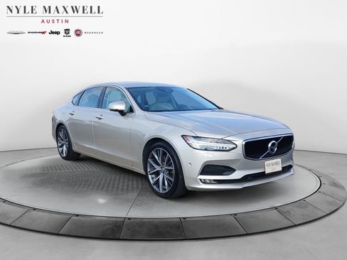 Used 2018 Volvo S90 T5 Momentum w/ Convenience Package FWD image 2